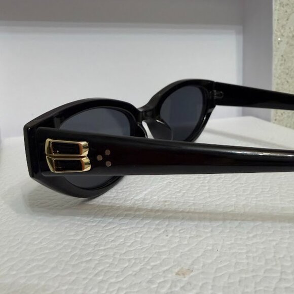 Black Cat Eye Sunglasses with Gold Accent Chic Retro Style main image 4